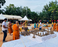พิธีเททองหล่อรูปเหมือนพระครูสุตธรรมวาที (ประสิทธิ์ สิริธมฺโม ... พารามิเตอร์รูปภาพ 9