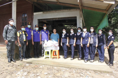 นายกเหล่ากาชาดจังหวัดสุราษฎร์ธานี พร้อมคณะ ได้ไปมอบถุงยังชีพ ... พารามิเตอร์รูปภาพ 1