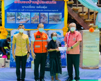 ผู้ว่าราชการจังหวัดสุราษฎร์ธานี มอบบ้านผู้ประสบอุทกภัย เครื่ ... พารามิเตอร์รูปภาพ 6