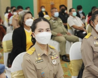 จังหวัดสุราษฎร์ธานีมอบเกียรติบัตรสร้างขวัญกำลังใจแก่ผู้บริหา ... พารามิเตอร์รูปภาพ 5