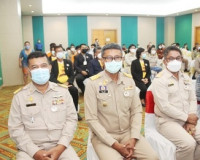 จังหวัดสุราษฎร์ธานีมอบเกียรติบัตรสร้างขวัญกำลังใจแก่ผู้บริหา ... พารามิเตอร์รูปภาพ 7