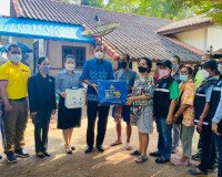 รองผู้ว่าราชการจังหวัด มอบของเยี่ยมให้กับผู้ทุพพลภาพ เนื่องใ ... พารามิเตอร์รูปภาพ 2