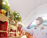 พุทธศาสนิกชนจังหวัดสุราษฎร์ธานีพร้อมใจทำบุญตักบาตรและปล่อยพั ... พารามิเตอร์รูปภาพ 2