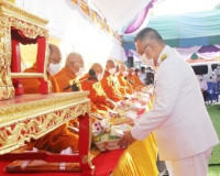 พุทธศาสนิกชนจังหวัดสุราษฎร์ธานีพร้อมใจทำบุญตักบาตรและปล่อยพั ... พารามิเตอร์รูปภาพ 4