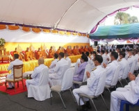 พุทธศาสนิกชนจังหวัดสุราษฎร์ธานีพร้อมใจทำบุญตักบาตรและปล่อยพั ... พารามิเตอร์รูปภาพ 6