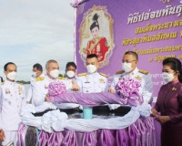 พุทธศาสนิกชนจังหวัดสุราษฎร์ธานีพร้อมใจทำบุญตักบาตรและปล่อยพั ... พารามิเตอร์รูปภาพ 16
