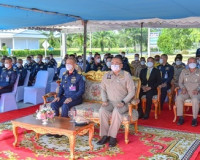 ผู้ว่าราชการจังหวัดสุราษฎร์ธานี ร่วมพิธีวางพวงมาลา ”วันกองทั ... พารามิเตอร์รูปภาพ 4