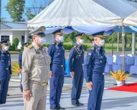 ผู้ว่าราชการจังหวัดสุราษฎร์ธานี ร่วมพิธีวางพวงมาลา ”วันกองทั ... พารามิเตอร์รูปภาพ 6
