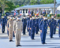 ผู้ว่าราชการจังหวัดสุราษฎร์ธานี ร่วมพิธีวางพวงมาลา ”วันกองทั ... พารามิเตอร์รูปภาพ 8