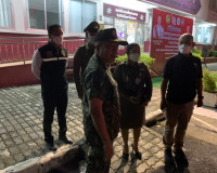 รองผู้ว่าฯ ร่วมเป็นเกียรติในพิธีปล่อยแถวตรวจสถานบริการ สถานบ ... พารามิเตอร์รูปภาพ 1