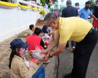 สุขเล็กๆที่มากกว่ารัก จากมือผู้ว่าฯ สู่มือประชาชน “ปลานิล ไข ... พารามิเตอร์รูปภาพ 3