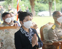 ผู้ว่าฯ สุราษฎร์ธานี นำข้าราชการและประชาชนร่วมพิธีถวายพระพรช ... พารามิเตอร์รูปภาพ 5