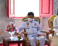 พิธีสมโภชและถวายเทียนพรรษาพระราชทาน พระบาทสมเด็จพระเจ้าอยู่ห ... พารามิเตอร์รูปภาพ 12