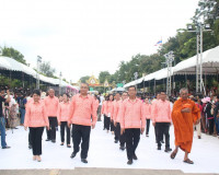 พิธีเปิดและนำเรือพนมพระจากวัดสุนทรนิวาส (วัดประดู่) ไปแสดงโช ... พารามิเตอร์รูปภาพ 16