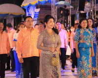 ผู้ว่าฯ สุราษฎร์ธานี ร่วมงานประเพณีแห่เทียนพรรษาจังหวัดอุบลร ... พารามิเตอร์รูปภาพ 4