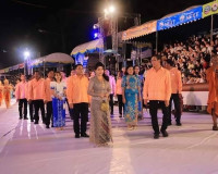 ผู้ว่าฯ สุราษฎร์ธานี ร่วมงานประเพณีแห่เทียนพรรษาจังหวัดอุบลร ... พารามิเตอร์รูปภาพ 7
