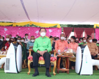 ผู้ว่า ฯ สุราษฎร์ธานี ร่วมพิธีอัญเชิญเทียนพรรษาพระราชทาน ผ้า ... พารามิเตอร์รูปภาพ 1