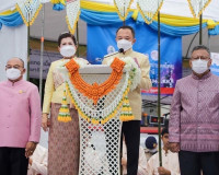 ผู้ว่า ฯ สุราษฎร์ธานี ร่วมพิธีอัญเชิญเทียนพรรษาพระราชทาน ผ้า ... พารามิเตอร์รูปภาพ 2