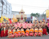 ผู้ว่า ฯ สุราษฎร์ธานี ร่วมพิธีอัญเชิญเทียนพรรษาพระราชทาน ผ้า ... พารามิเตอร์รูปภาพ 10