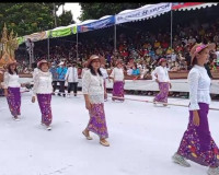 ผู้ว่า ฯ สุราษฎร์ธานี ร่วมพิธีอัญเชิญเทียนพรรษาพระราชทาน ผ้า ... พารามิเตอร์รูปภาพ 16