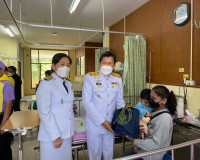 พิธีมอบบัญชีเงินฝากตามโครงการออมขวัญปันสุขพร้อมมอบถุงพระราชท ... พารามิเตอร์รูปภาพ 7