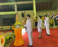 พิธีถวายเครื่องราชสักการะและวางพานพุ่มและพิธีจุดเทียนถวายพระ ... พารามิเตอร์รูปภาพ 8