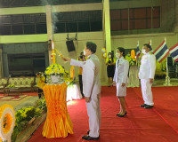 พิธีถวายเครื่องราชสักการะและวางพานพุ่มและพิธีจุดเทียนถวายพระ ... พารามิเตอร์รูปภาพ 9