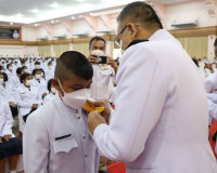 พิธีประดับแผงคอ หมวกหนีบ และตราสัญลักษณ์พระปรมาภิไธยย่อ ภ.ป. ... พารามิเตอร์รูปภาพ 10