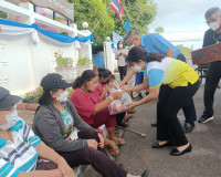 ผู้ว่าฯ สุราษฎร์ธานี พร้อมด้วยนายกเหล่ากาชาดจังหวัดแจก &quot;ถุงป ... พารามิเตอร์รูปภาพ 12