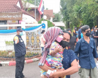 ผู้ว่าฯ สุราษฎร์ธานี พร้อมด้วยนายกเหล่ากาชาดจังหวัดแจก &quot;ถุงป ... พารามิเตอร์รูปภาพ 20