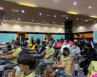 งานแถลงข่าว&quot; การแข่งขัน ฟุตซอลดารา Surat Super Match พารามิเตอร์รูปภาพ 11