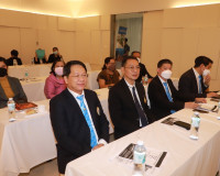 รองผู้ว่าราชการจังหวัดสุราษฎร์ธานี กล่าวต้อนรับ นางอัลพานา ด ... พารามิเตอร์รูปภาพ 4