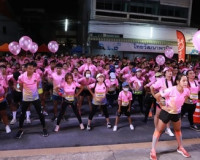 นักวิ่งกว่า 2,500 คน ร่วมกิจกรรม &quot;วิ่งพรมน้ำมนต์&quot; งานวิ่งไนท ... พารามิเตอร์รูปภาพ 6