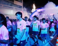 นักวิ่งกว่า 2,500 คน ร่วมกิจกรรม &quot;วิ่งพรมน้ำมนต์&quot; งานวิ่งไนท ... พารามิเตอร์รูปภาพ 11