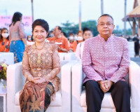 พ่อเมืองสุราษฎร์ธานี นำประชาชนและนักท่องเที่ยวร่วมพิธีชักพุ่ ... พารามิเตอร์รูปภาพ 4