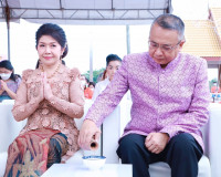 พ่อเมืองสุราษฎร์ธานี นำประชาชนและนักท่องเที่ยวร่วมพิธีชักพุ่ ... พารามิเตอร์รูปภาพ 9