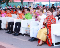 พ่อเมืองสุราษฎร์ธานี นำประชาชนและนักท่องเที่ยวร่วมพิธีชักพุ่ ... พารามิเตอร์รูปภาพ 10