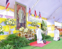 พสกนิกรจังหวัดสุราษฎร์ธานีร่วมทำบุญตักบาตรถวายพระราชกุศล เนื ... พารามิเตอร์รูปภาพ 2