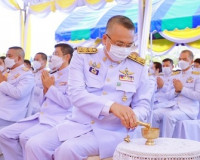 พสกนิกรจังหวัดสุราษฎร์ธานีร่วมทำบุญตักบาตรถวายพระราชกุศล เนื ... พารามิเตอร์รูปภาพ 9