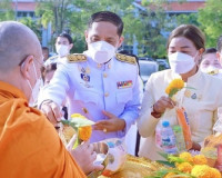 พสกนิกรจังหวัดสุราษฎร์ธานีร่วมทำบุญตักบาตรถวายพระราชกุศล เนื ... พารามิเตอร์รูปภาพ 11