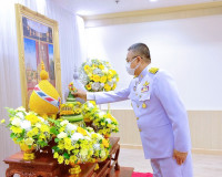จังหวัดสุราษฎร์ธานี จัดพิธีรับมอบผ้าไตรพระราชทาน และสิ่งของพ ... พารามิเตอร์รูปภาพ 1