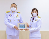 จังหวัดสุราษฎร์ธานี จัดพิธีรับมอบผ้าไตรพระราชทาน และสิ่งของพ ... พารามิเตอร์รูปภาพ 15