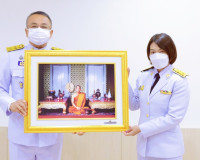 จังหวัดสุราษฎร์ธานี จัดพิธีรับมอบผ้าไตรพระราชทาน และสิ่งของพ ... พารามิเตอร์รูปภาพ 17