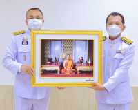 จังหวัดสุราษฎร์ธานี จัดพิธีรับมอบผ้าไตรพระราชทาน และสิ่งของพ ... พารามิเตอร์รูปภาพ 20