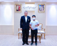 ผู้ว่าฯสุราษฎร์ธานี ให้โอวาท น้องโธมัส นักกีฬากอล์ฟเยาวชน สั ... พารามิเตอร์รูปภาพ 15