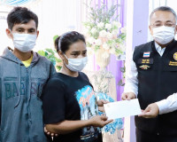 ผู้ว่าราชการจังหวัดสุราษฎร์ธานี เยี่ยมให้กำลังใจครอบครัวเด็ก ... พารามิเตอร์รูปภาพ 5