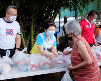 ผู้ว่าฯสุราษฎร์ธานี พร้อมด้วย นายกเหล่ากาชาด แจกจ่าย “ถุงปัน ... พารามิเตอร์รูปภาพ 4
