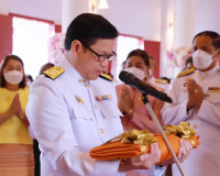 รองผู้ว่าราชการจังหวัดสุราษฎร์ธานี ร่วมพิธีถวายผ้ากฐินพระราช ... พารามิเตอร์รูปภาพ 9