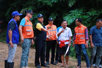 ชาวบ้านผู้ประสบภัย ปลื้มใจ หลังผู้ว่าฯสุราษฎร์ธานี เดินหน้า  ... พารามิเตอร์รูปภาพ 1