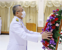 จังหวัดสุราษฎร์ธานี จัดพิธีวางพวงมาลาและถวายราชสดุดีพระบาทสม ... พารามิเตอร์รูปภาพ 2
